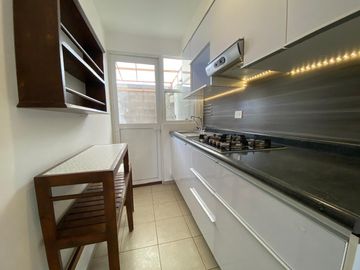 RENTA CASA VIÑEDOS,COND GINEBRA,3 Recamara,3 baños,cocina equipada