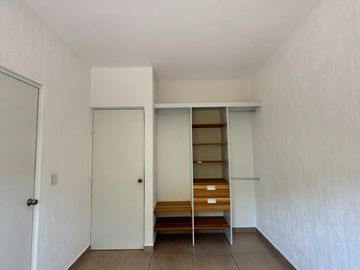 Casa en Renta en Jardines 6, Modelo Flamboyán – 3 Recámaras y Amenidades