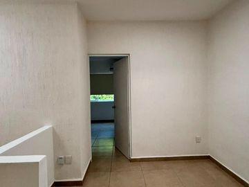 Casa en Renta en Jardines 6, Modelo Flamboyán – 3 Recámaras y Amenidades