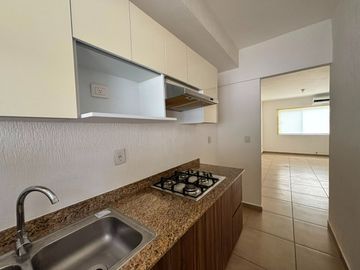 Casa en Renta en Jardines 6, Modelo Flamboyán – 3 Recámaras y Amenidades