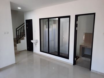 Rumah 2 Lantai Bagus Minimalis HGB di Eastern Park Sukolilo