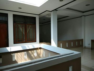 Di Jual Rumah Siap Huni, 2 Lantai di Villa Gunung Lestari Jombang,Ciputat.