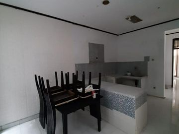 Di Jual Rumah Siap Huni, 2 Lantai di Villa Gunung Lestari Jombang,Ciputat.