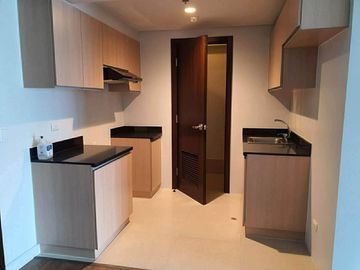 FOR SALE! 1 Bedroom in Solstice Circuit Makati, Makati City