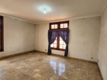 Turun Harga Rumah Pulomas Utara Raya Jakarta Timur di Hoek dekat Satpam