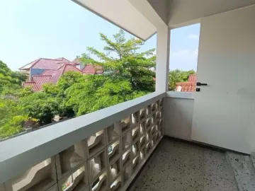 Rumah Murah Baru Renov di Komplek Mitra Dago Antapani Akses Cepat ke Arcamanik Cisaranten Bandung
