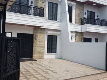 RUMAH CANTIK MODERN CLASIC DI KODAU PONDOK GEDE