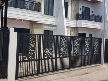 RUMAH CANTIK MODERN CLASIC DI KODAU PONDOK GEDE
