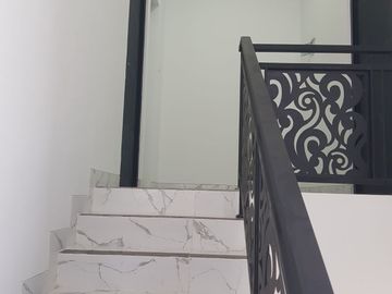 RUMAH CANTIK MODERN CLASIC DI KODAU PONDOK GEDE