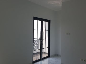 RUMAH CANTIK MODERN CLASIC DI KODAU PONDOK GEDE