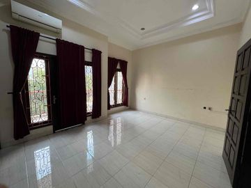 Rumah 2 Lantai Sunter Strategis Murah Siap Huni