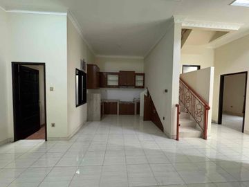 Rumah 2 Lantai Sunter Strategis Murah Siap Huni