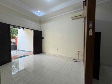 Rumah 2 Lantai Sunter Strategis Murah Siap Huni