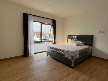 Sleek & Cozy Modern 1BR Sanctuary with Pool – Minutes to ICON Bali & BIH