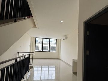 Disewakan Ruko Hudson Type Avenue Gading Serpong Tangerang