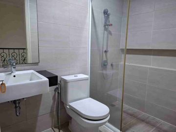 Dijual Rumah 2 Lantai Furnished Siap Huni di Green Lake City