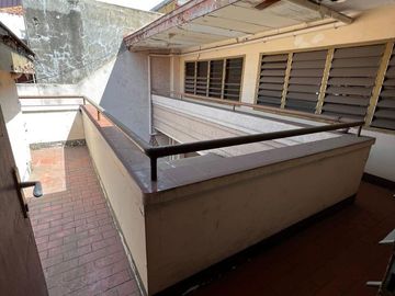dijual rumah di jalan argopura surabaya