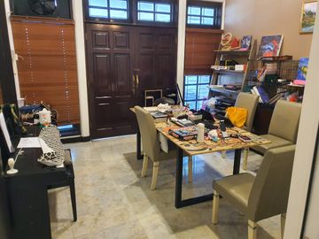 dijual rumah dijalan raya darmo surabaya