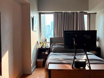 Own This Spacious 1-Bedroom Condo with Balcony in Joya Lofts & Towers, Rockwell  - RR1692