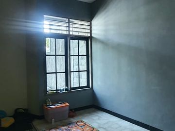 Dijual Rumah Harga Jauh Di Bawah Apraisal Bank Strategis Dekat Kampus Petra Lokasi Kutisari Indah Sby