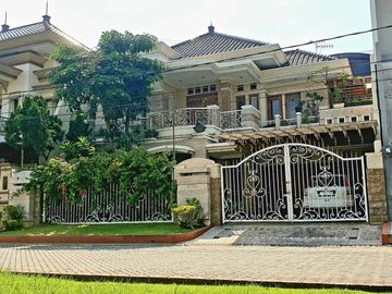 FORSALE RUMAH LOKASI ISTIMEWA DI ARAYA SURABAYA KOTA EMA 171