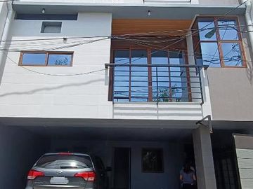 13.5M Three Storey Townhouse for Sale in Better Living Paranaque - JB