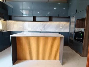 13.5M Three Storey Townhouse for Sale in Better Living Paranaque - JB