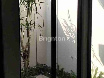 Rumah Tropis Modern di Yogya Utara