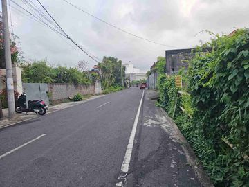 Tanah 293m2 jln Utama persada Kerobokan Badung Bali