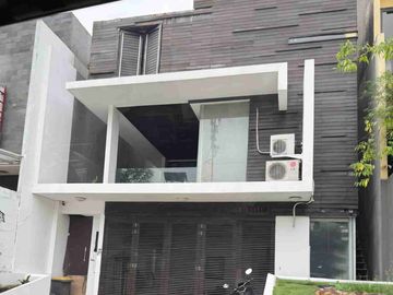 Dijual murah Rumah 2 Lantai Lelang
Di BAWAH NJOP
Jalan. Kemang Utara No.42 B
The Serenity Unit
Jakarta Selatan.