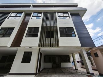 Holy Spirit Quezon City For Sale 3 Storey Townhouse near  Shopwise Commonwealth RG