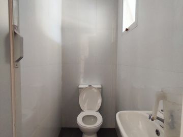 FOR SALE! 3-Storey Townhouse 13.5M (Slightly Negotiable)  w/ Roofdeck in Project 2 Quezon City-AP