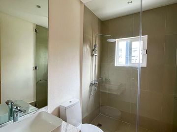 FOR RENT 5-Bedroom Townhouse in M Residences, Capitol Hills, Quezon City - OBRH1092