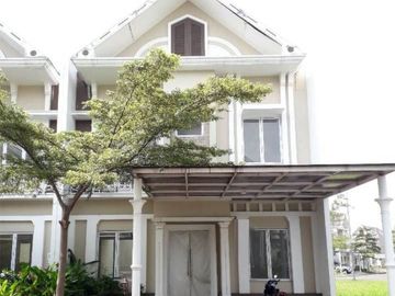 Rumah 2lt 8x15 120m type 3KT Cluster Thames JGC Jakarta Garden City