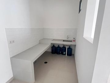 Disewakan Ruko 3 Lantai di Kawasan Bintaro, Lokasi Strategis Dekat Stasiun Jurangmangu & Akses Tol Serpong