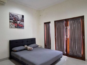 Rumah Mewah 2 Lantai dalam Perumahan Lokasi Dekat Kampus UPN di Babarsari Depok Sleman