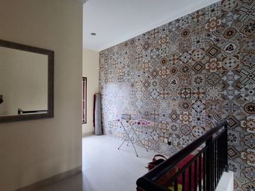 Rumah Mewah 2 Lantai dalam Perumahan Lokasi Dekat Kampus UPN di Babarsari Depok Sleman