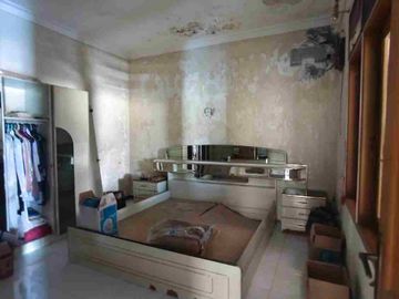 Rumah Mulyosari Prima Hitung Tanah, Row jalan 3 mobil. Surabaya Timur.