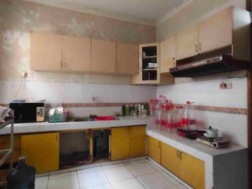 Rumah Mulyosari Prima Hitung Tanah, Row jalan 3 mobil. Surabaya Timur.