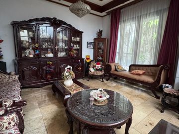 Rumah Asri Dan Eklusive Dikawasan Pemukiman Pondok Pinang Selangkah Ke Pondok Indah Dan dekat Ke MRT Lebak Bulus juga dekat ke Tol TB Simatupang .dan