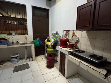 Rumah Asri Dan Eklusive Dikawasan Pemukiman Pondok Pinang Selangkah Ke Pondok Indah Dan dekat Ke MRT Lebak Bulus juga dekat ke Tol TB Simatupang .dan