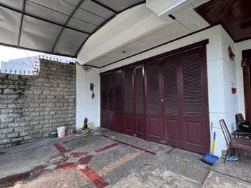 Rumah Asri Dan Eklusive Dikawasan Pemukiman Pondok Pinang Selangkah Ke Pondok Indah Dan dekat Ke MRT Lebak Bulus juga dekat ke Tol TB Simatupang .dan