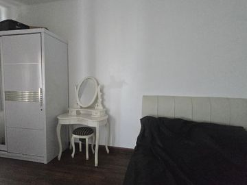 DIJUAL RUMAH CANTIK SIAP HUNI 2 LANTAI FULL FURNISH DI VILLA SELECTA (HR43)