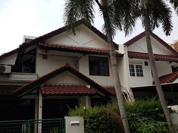 RUMAH DI TAMAN PERMATA BUANA
