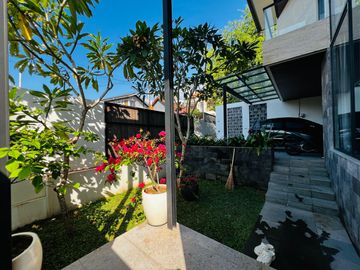 Rumah Suradipa Peguyangan Kaja Denpasar Utara Bali