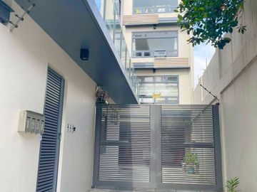 For Sale 4 Storey Preowned Modern Townhouse in New Zañiga, Mandaluyong City. KSA 25M