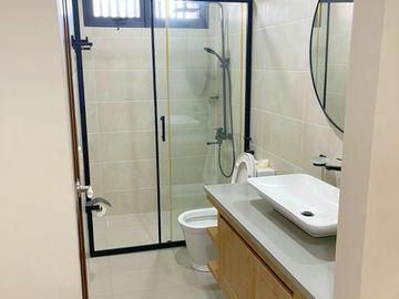 For Sale 4 Storey Preowned Modern Townhouse in New Zañiga, Mandaluyong City. KSA 25M