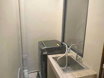For Sale 4 Storey Preowned Modern Townhouse in New Zañiga, Mandaluyong City. KSA 25M