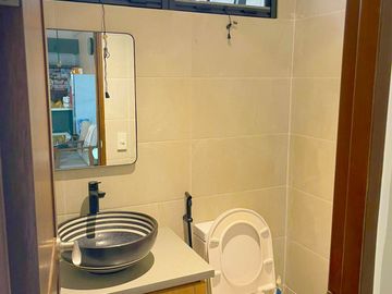 For Sale 4 Storey Preowned Modern Townhouse in New Zañiga, Mandaluyong City. KSA 25M