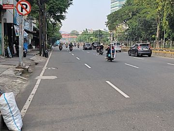 Gudang Strategis Pinggir Jalan Raya Gunung Sahari Jakarta Pusat – LT 319 m², Cocok untuk Gudang, Showroom & Kantor